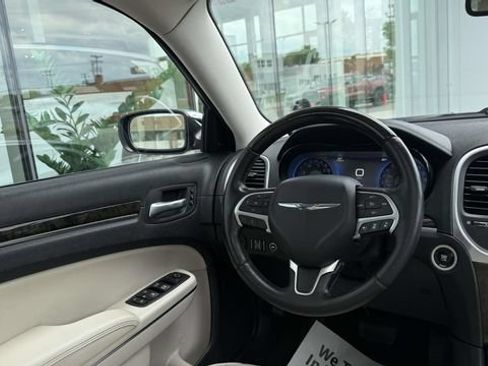 Used 2015 Chrysler 300 C w/ Harman/Kardon Audio Group RWD image 30