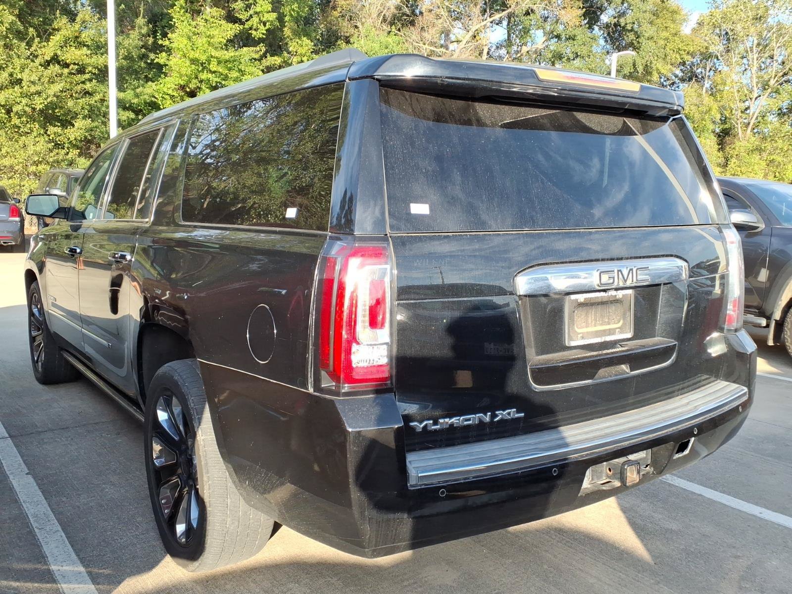 Used 2019 GMC Yukon XL Denali w/ Denali Ultimate Package AWD/4WD image 2