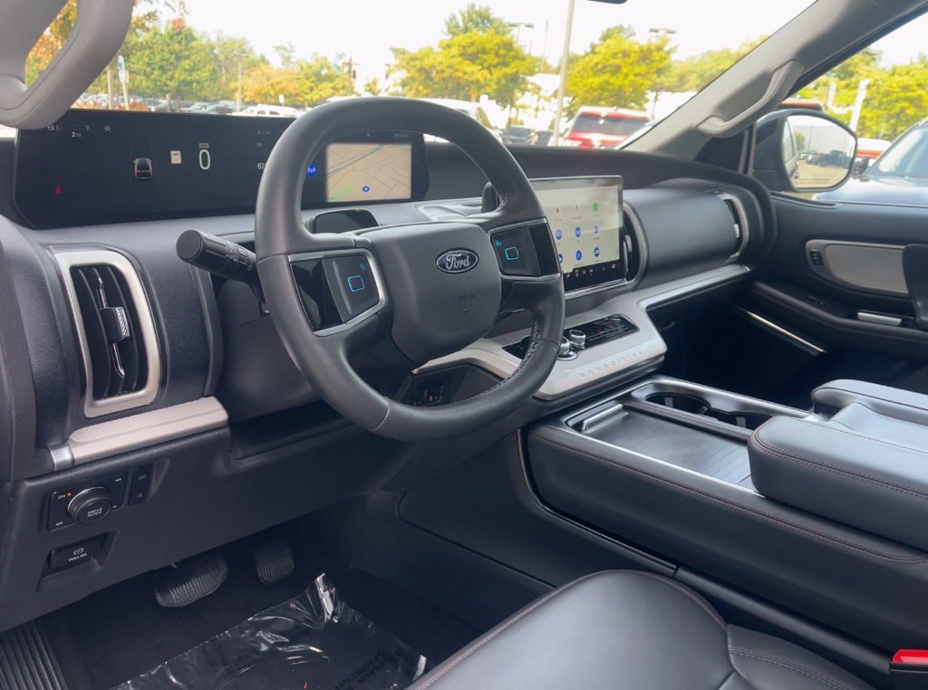 Used 2025 Ford Expedition Max Active AWD/4WD image 25