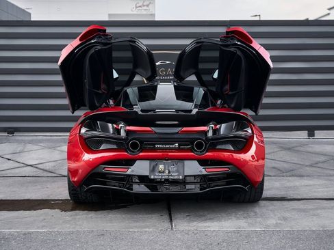 Used 2021 McLaren 720S Performance image 32