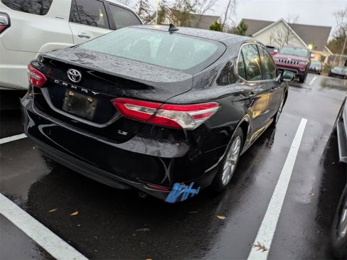 Used 2019 Toyota Camry LE image 7