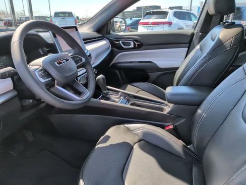 Used 2025 Jeep Compass Limited w/ Elite Group AWD/4WD image 19