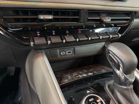 Used 2024 Chevrolet Colorado ZR2 w/ ZR2 Convenience Package III image 23