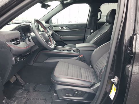 Used 2025 Ford Explorer ST-Line image 13