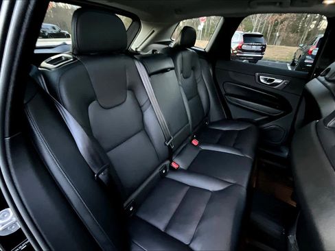 Certified 2024 Volvo XC60 B5 Plus w/ Protection Package Premier image 18