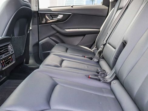 Used 2023 Audi Q7 3.0T Premium Plus w/ Premium Plus Package AWD/4WD image 19