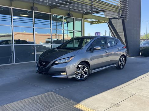Used 2022 Nissan Leaf SV image 1