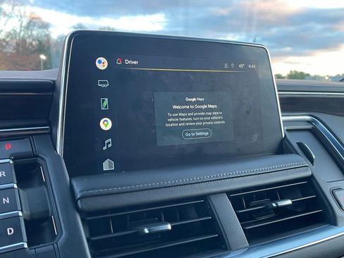 Used 2022 Chevrolet Suburban LT w/ LT Signature Package image 31