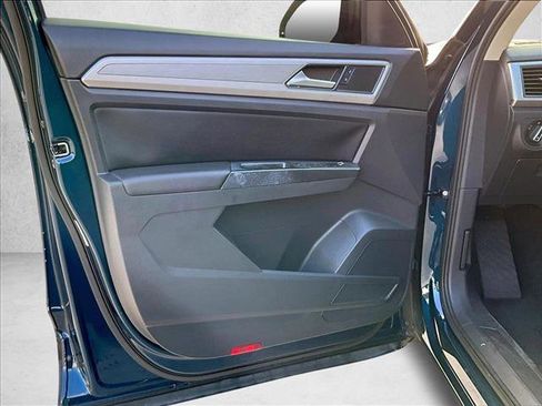 Used 2018 Volkswagen Atlas SE image 18