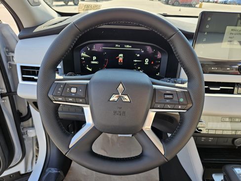 New 2026 Mitsubishi Outlander SEL image 14