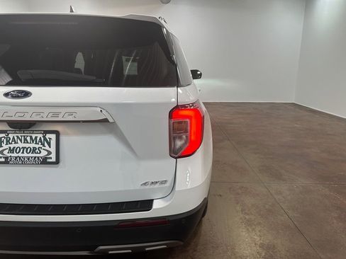 Used 2022 Ford Explorer XLT image 44
