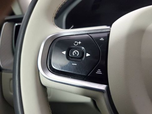 Certified 2023 Volvo XC60 B5 Plus w/ Climate Package FWD image 27