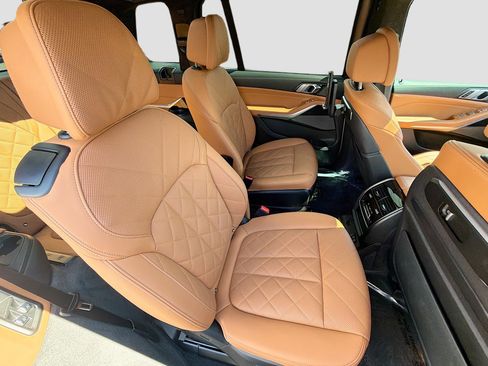 Used 2024 BMW X7 xDrive40i w/ Executive Package AWD/4WD image 29