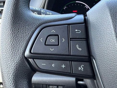 Used 2025 Toyota Sienna LE w/ LE Plus Package AWD/4WD image 16
