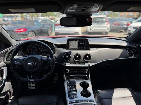 Used 2018 Kia Stinger GT2 RWD image 15