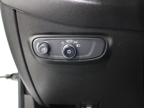 Used 2021 Chevrolet Equinox LT w/ LPO, Cargo Package AWD/4WD image 9