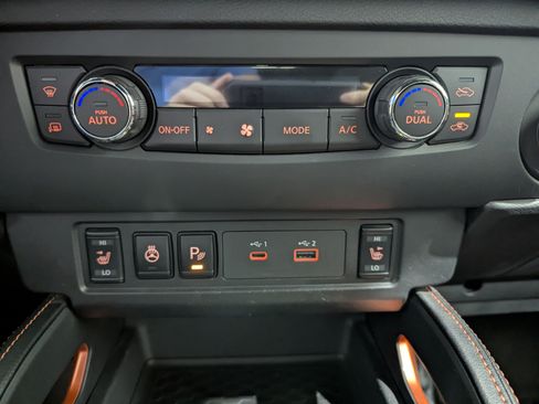 Used 2025 Nissan Frontier PRO-4X w/ Pro Convenience Package AWD/4WD image 20