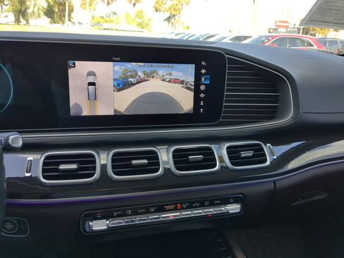 Used 2023 Mercedes-Benz GLS 450 4MATIC image 27