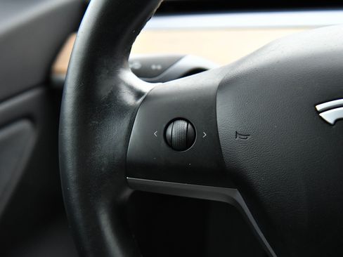 Used 2019 Tesla Model 3 Standard Range image 30