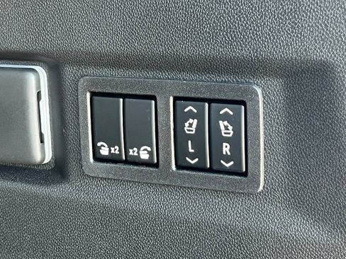 New 2026 GMC Yukon Elevation w/ Elevation Premium Package AWD/4WD image 46