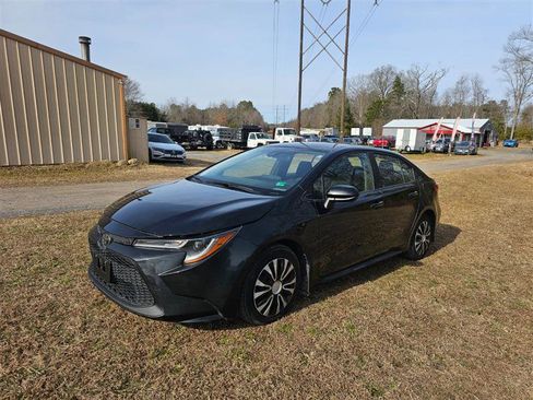 Used 2020 Toyota Corolla LE image 3