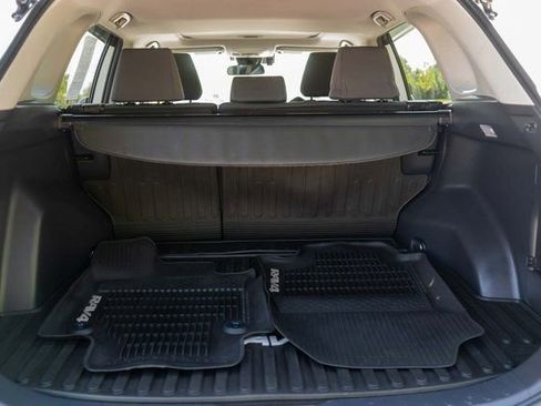 Used 2019 Toyota RAV4 XLE w/ Convenience Package AWD/4WD image 11