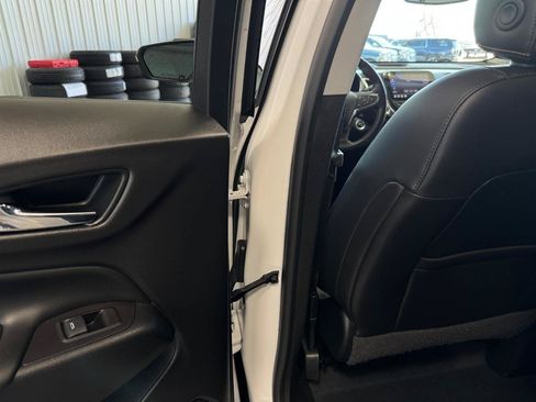 Used 2021 Chevrolet Equinox Premier AWD/4WD image 26