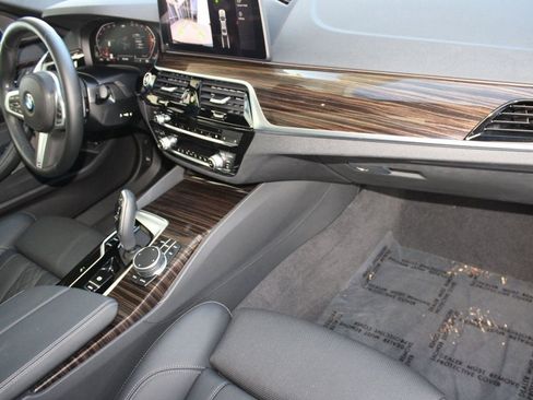 Used 2023 BMW 540i w/ M Sport Package image 35