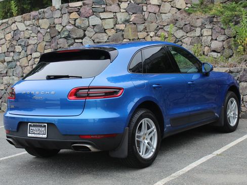 Used 2018 Porsche Macan Sport Edition AWD/4WD image 9