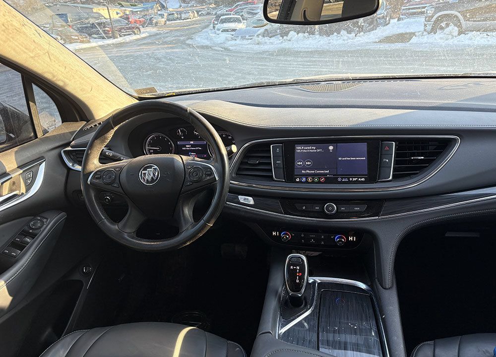 Used 2021 Buick Enclave Essence w/ Sound and Sites Package AWD/4WD image 6