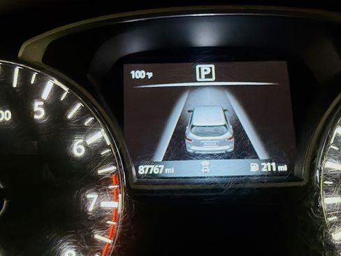 Used 2018 Nissan Pathfinder S FWD image 8