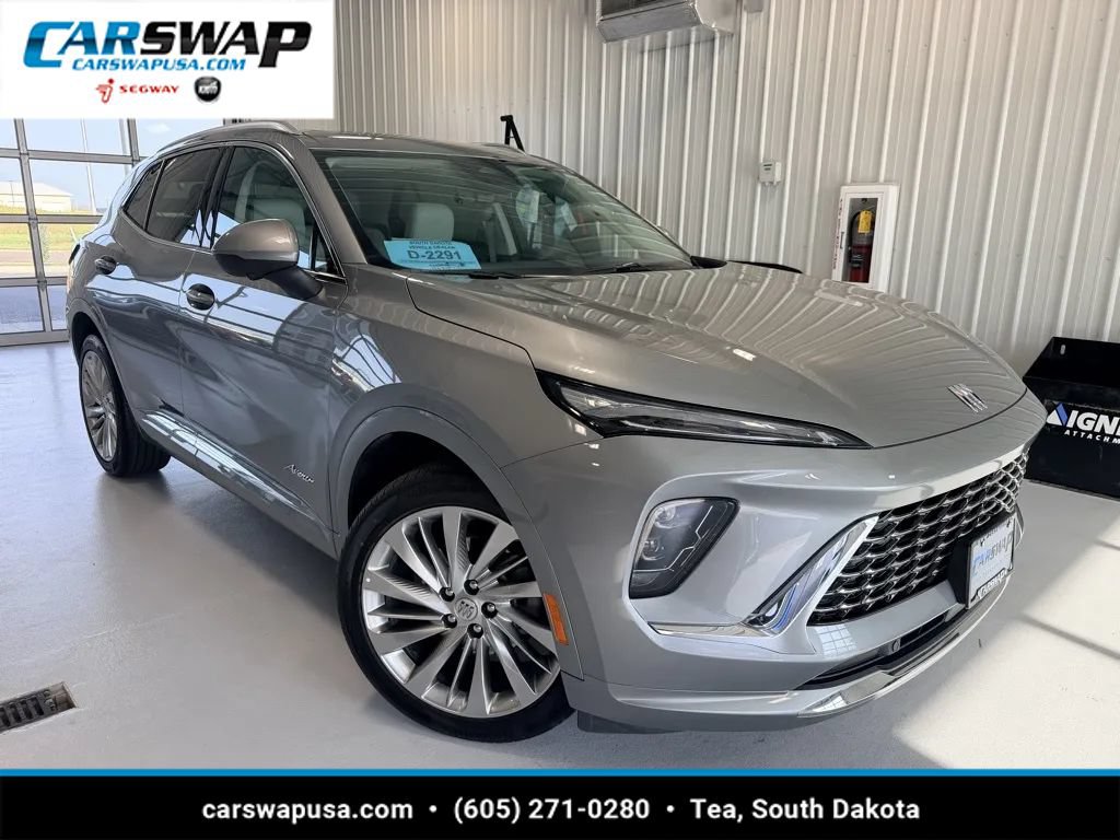 Used 2025 Buick Envision Avenir AWD/4WD image 1
