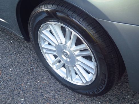 Used 2008 Chrysler Sebring Touring FWD image 32