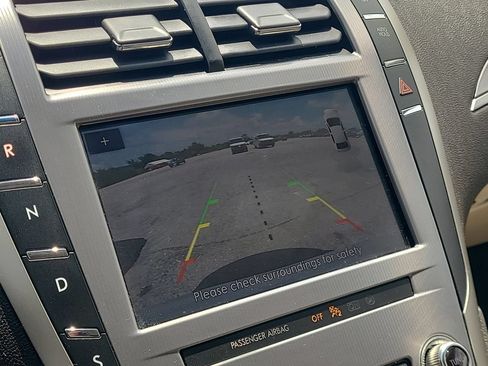 Used 2020 Lincoln MKZ FWD image 16