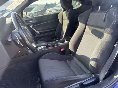 Used 2017 Toyota 86 image 18