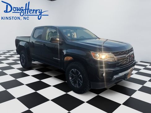 Used 2022 Chevrolet Colorado Z71 AWD/4WD image 7