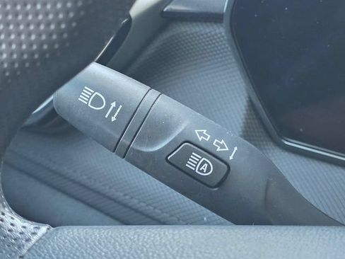 Used 2025 Chevrolet TrailBlazer LT FWD image 37