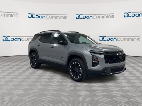 Used 2025 Chevrolet Equinox RS AWD/4WD image 2