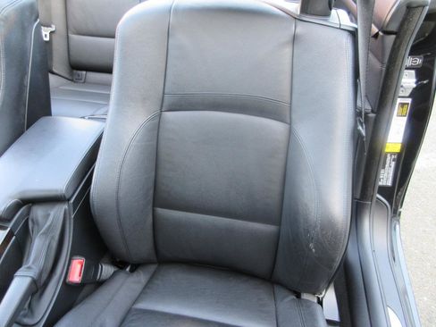 Used 2013 BMW 335i Convertible image 10