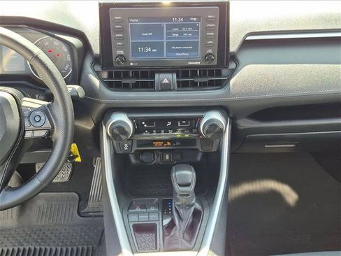 Used 2021 Toyota RAV4 LE FWD image 14