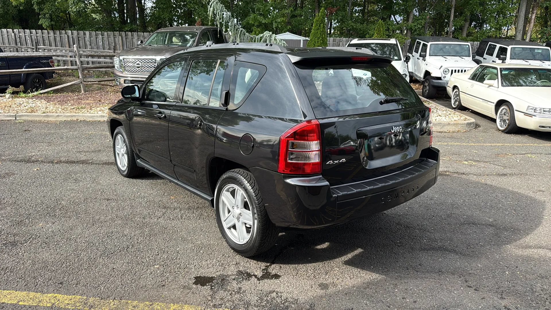 Used 2010 Jeep Compass Sport w/ PWR Equipment Group AWD/4WD image 7