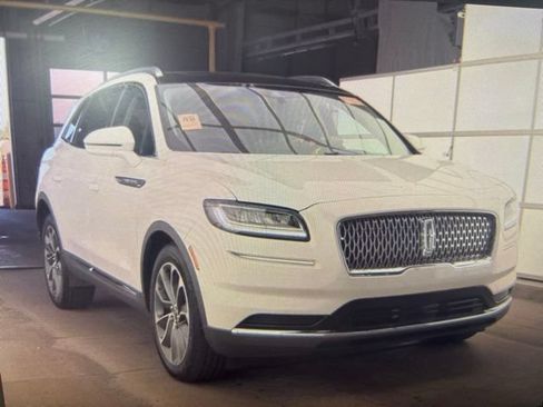 Used 2022 Lincoln Nautilus Reserve AWD/4WD image 4