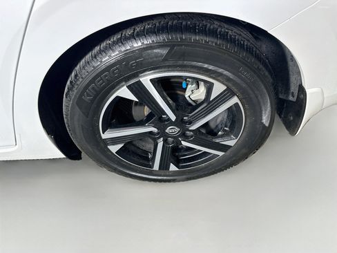Used 2024 Nissan Sentra SV FWD image 11