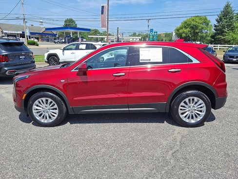 Used 2024 Cadillac XT4 Luxury w/ Cold Weather Package AWD/4WD image 7