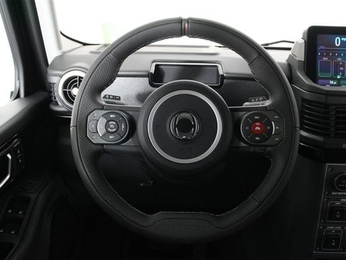 Used 2025 INEOS Grenadier Fieldmaster Edition image 8