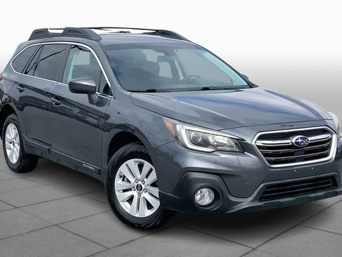 Used 2019 Subaru Outback 2.5i Premium image 3