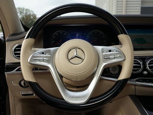 Used 2018 Mercedes-Benz Maybach S 560 4MATIC image 6