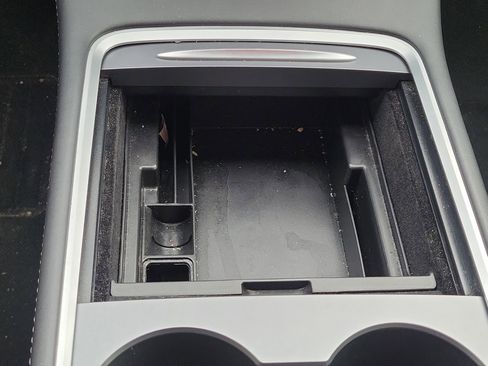 Used 2022 Tesla Model Y Performance image 29