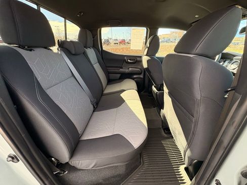 Used 2023 Toyota Tacoma 4x4 Double Cab image 32