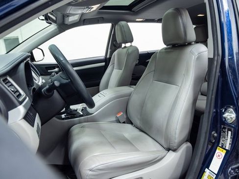 Used 2016 Toyota Highlander XLE image 22